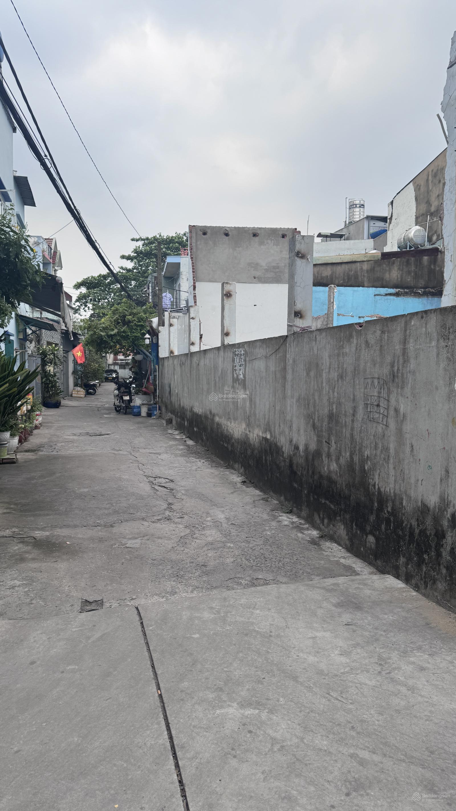 Bán đất góc 2 mặt tiền hẻm xe hơi đường Song Hành phường Đông Hưng Thuận Q12