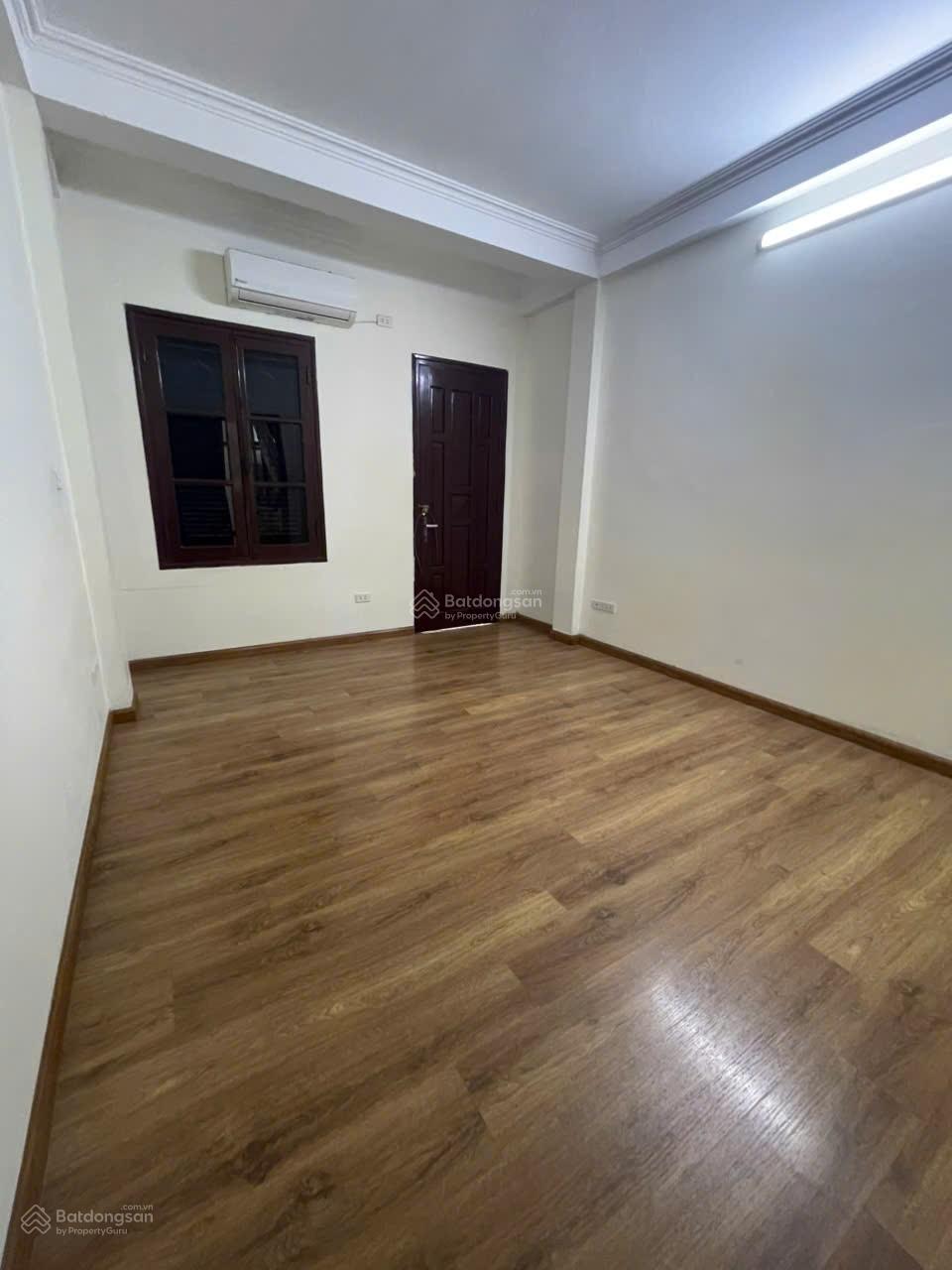 Chính chủ cho thuê nhà Đỗ Quang, Nguyễn Thị Định. DT 100m2 x 4 tầng, lh 0963 833 ***.