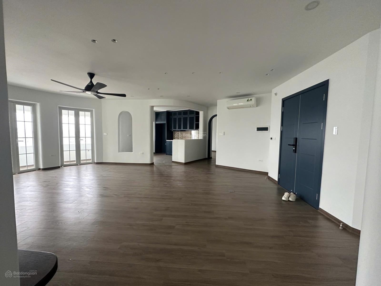 Gia đình cần cho thuê hoặc bán CHCC 134m2 Toà CT4 - Mỹ Đình Sông Đà - Mễ Trì - Hà Nội.