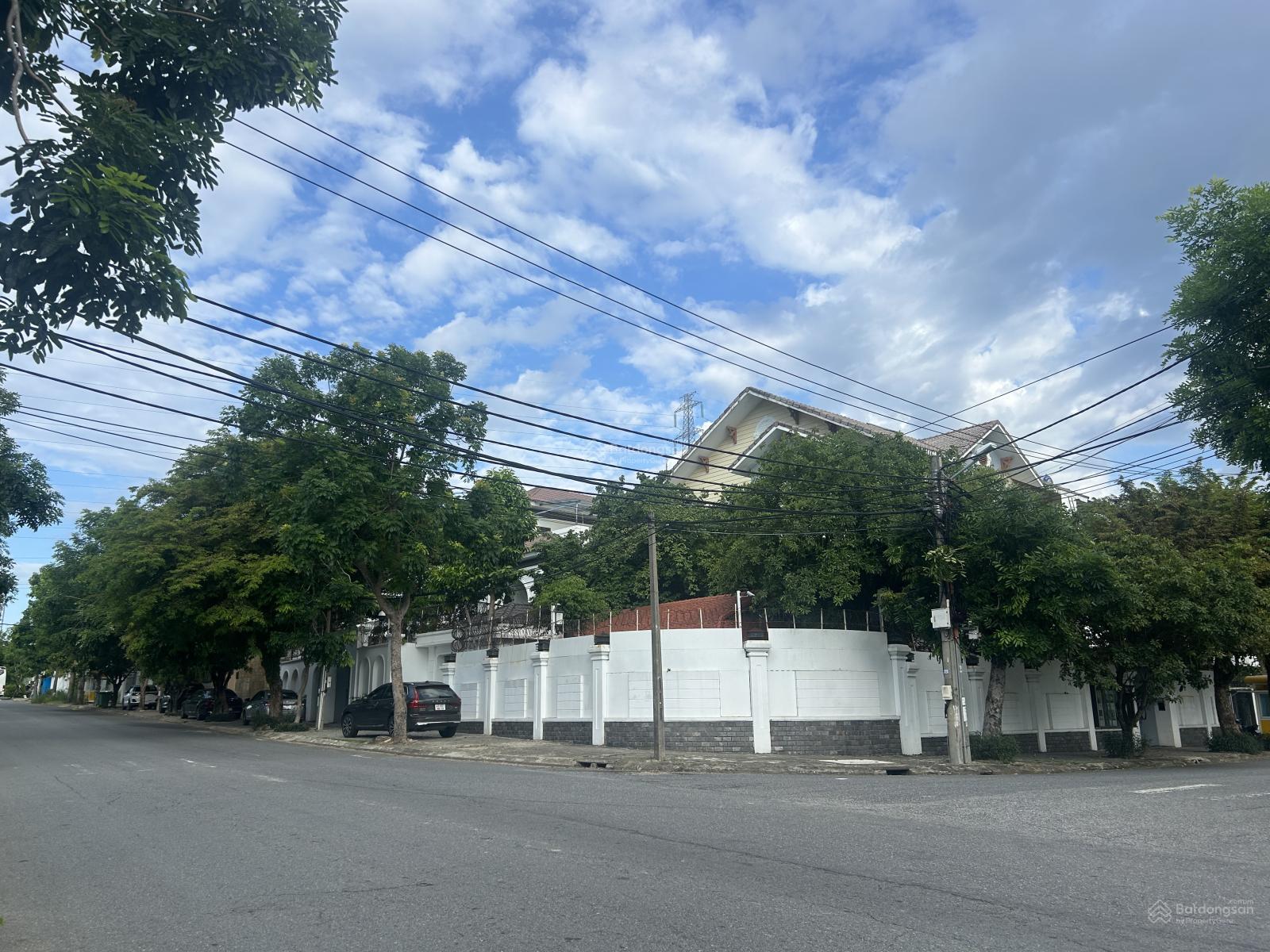 Bán đất kiệt 50 Bùi Tá Hán, kiệt rộng 5m, có vỉa hè. Diện tích 105m, ngang 5m. Giá siêu rẻ 7,5 tỷ