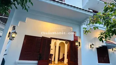 Bán biệt thự mini 2 tầng sân vườn siêu đẹp ngay ngã tư Quang Trung - Đống Đa, vị trí vàng