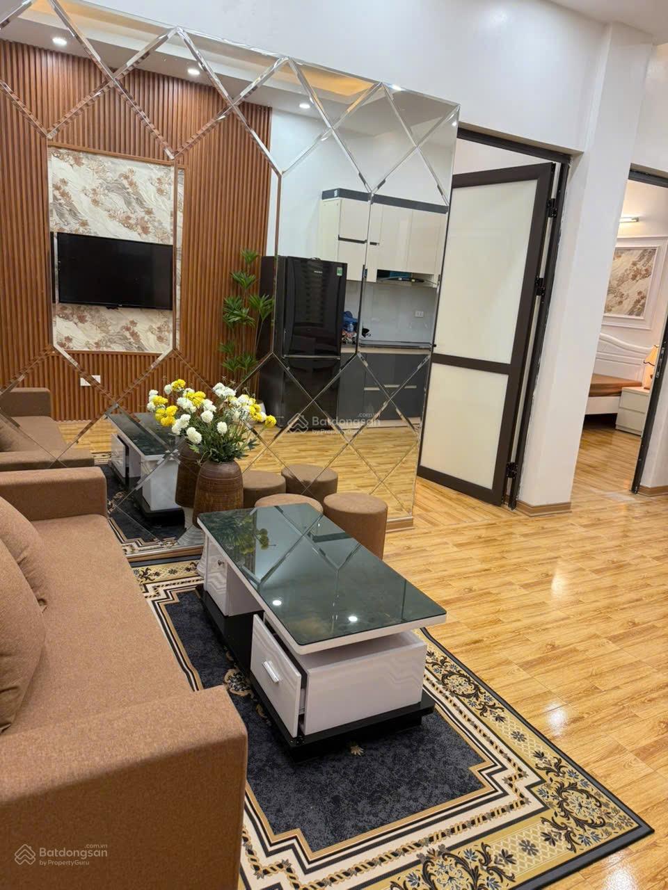 Cho thuê CHTT Nguyễn Phong Sắc, tầng 4
80m2, 4n, 2vs, full đồ