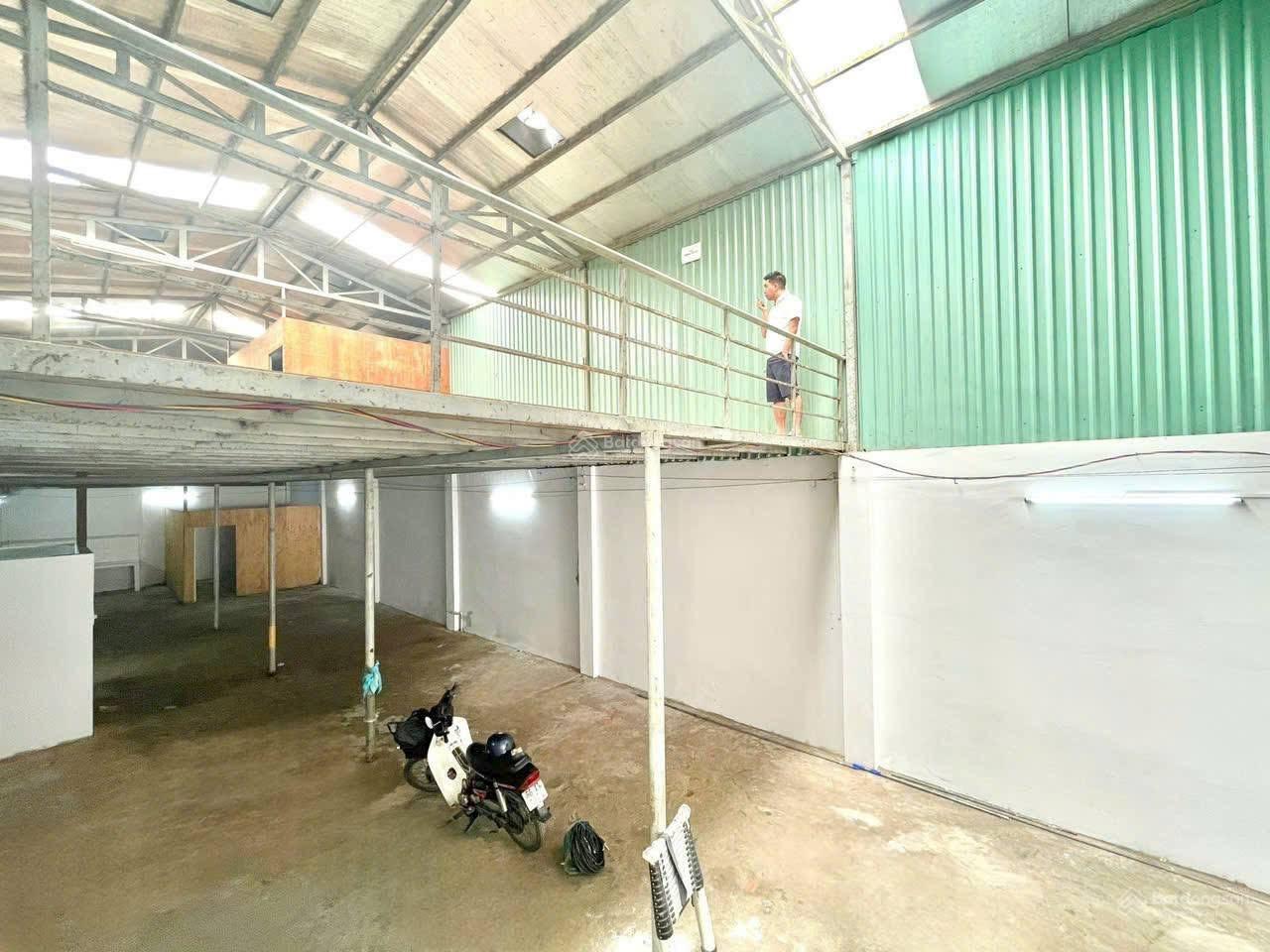 Kho 350m2 đường Tây Lân Quận Bình Tân gần QL1A / đường 6m