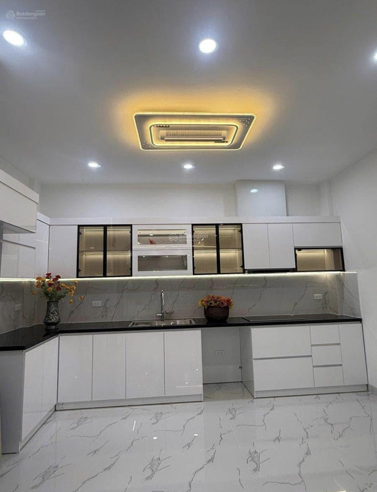 Hiếm! Phố Trung Phụng 30m ra phố ngõ thông, gần bãi đỗ ô tô, trước nhà thoáng sáng, full NT 42m2*5T