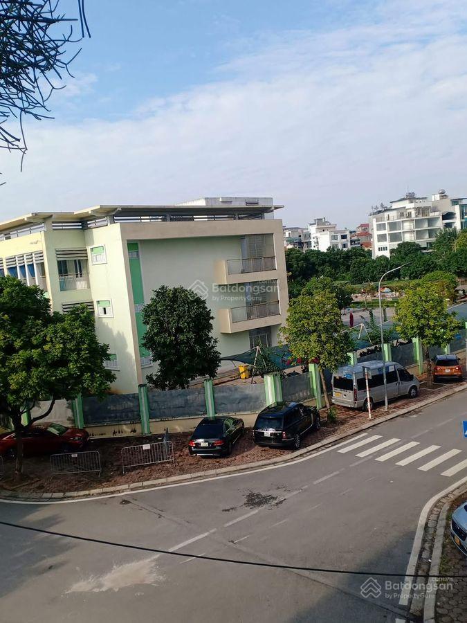 Bán nhà 51m2 x 3tang, măt tiền 4m, ô tô tránh, kinh doanh sầm uất tại ÁI MỘ 18,8 Tỷ