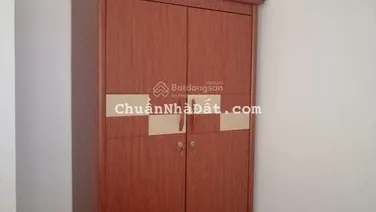 Bán căn hộ chung cư 2 ngủ KĐT Việt Hưng. 75m2, sẵn sổ
