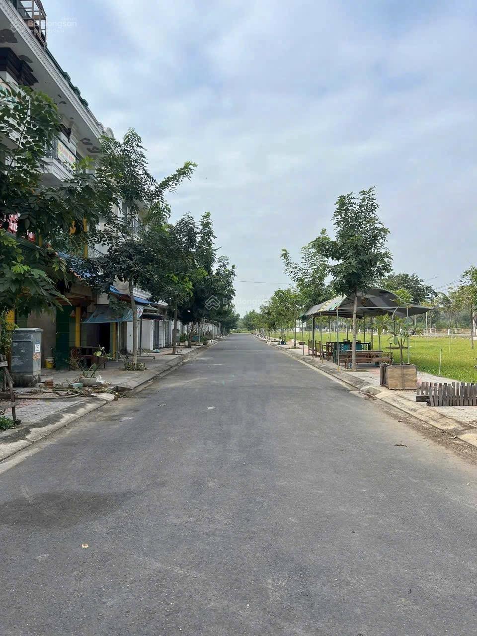 Căn thô 1 trệt 2 lầu Bửu Long - đối diện công viên, gần Trấn Biên. Diện tích 5x19=95m2