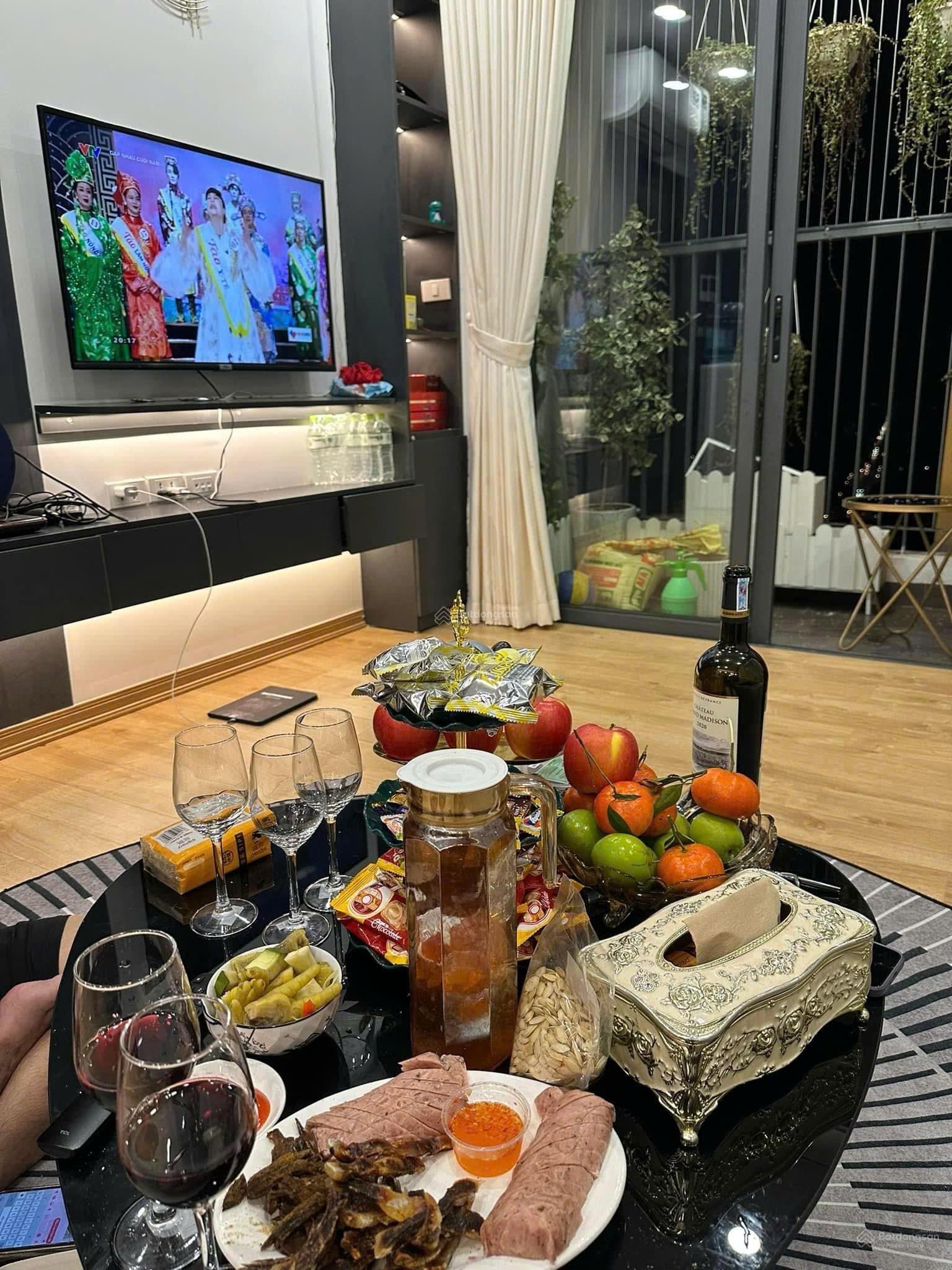 Bán gấp căn 2N/2WC, tầng trung, view đẹp, DT 73m2, giá 7.0x tỷ, sổ hồng, full NT tại Hoàng Mai, HN