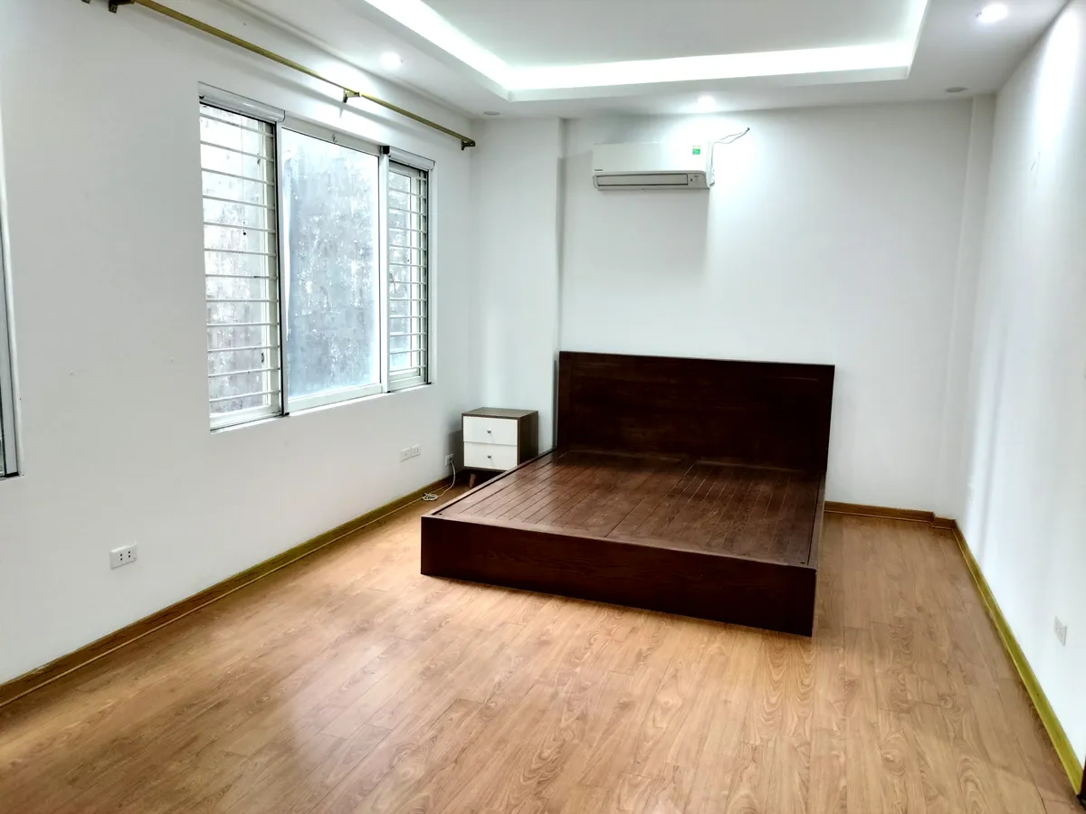 Bồ đề đang bán nhà 39m2 x4 tầng, mặt tiền hơn 6m, full nội thất giá 9,8 tỷ