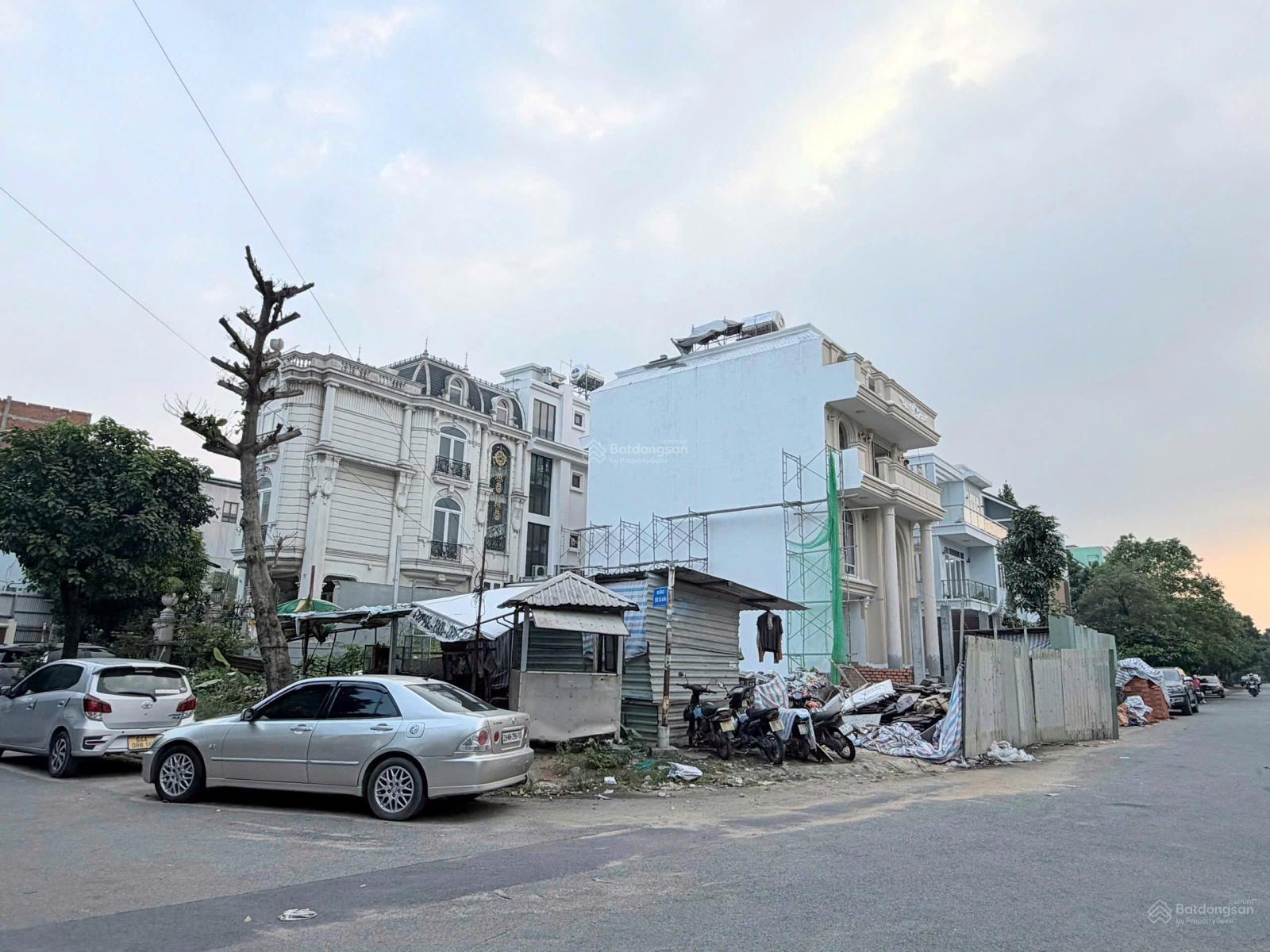 Bán Trước Tết ! Góc 2 mặt tiền Bùi Tá Hán Quận 2 - DT: 15x20m - XD: Hầm 6 Tầng - Giá chỉ 55 Tỷ