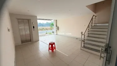 Cho thuê nhà mặt tiền Phố Unitown TP mới Bình Dương 3 lầu 1 lửng