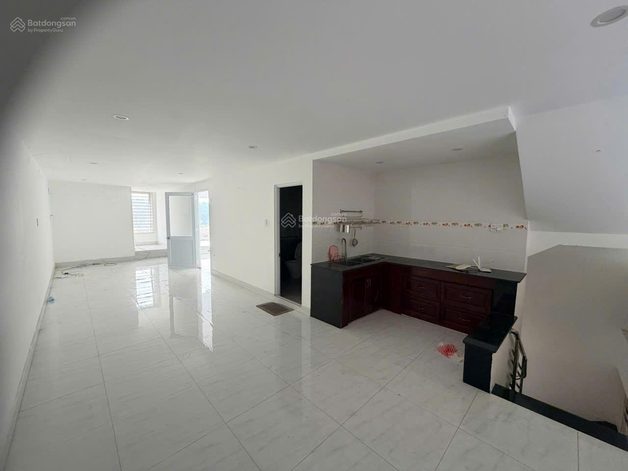 Cho thuê nhà mặt tiền Phố Unitown TP mới Bình Dương 3 lầu 1 lửng