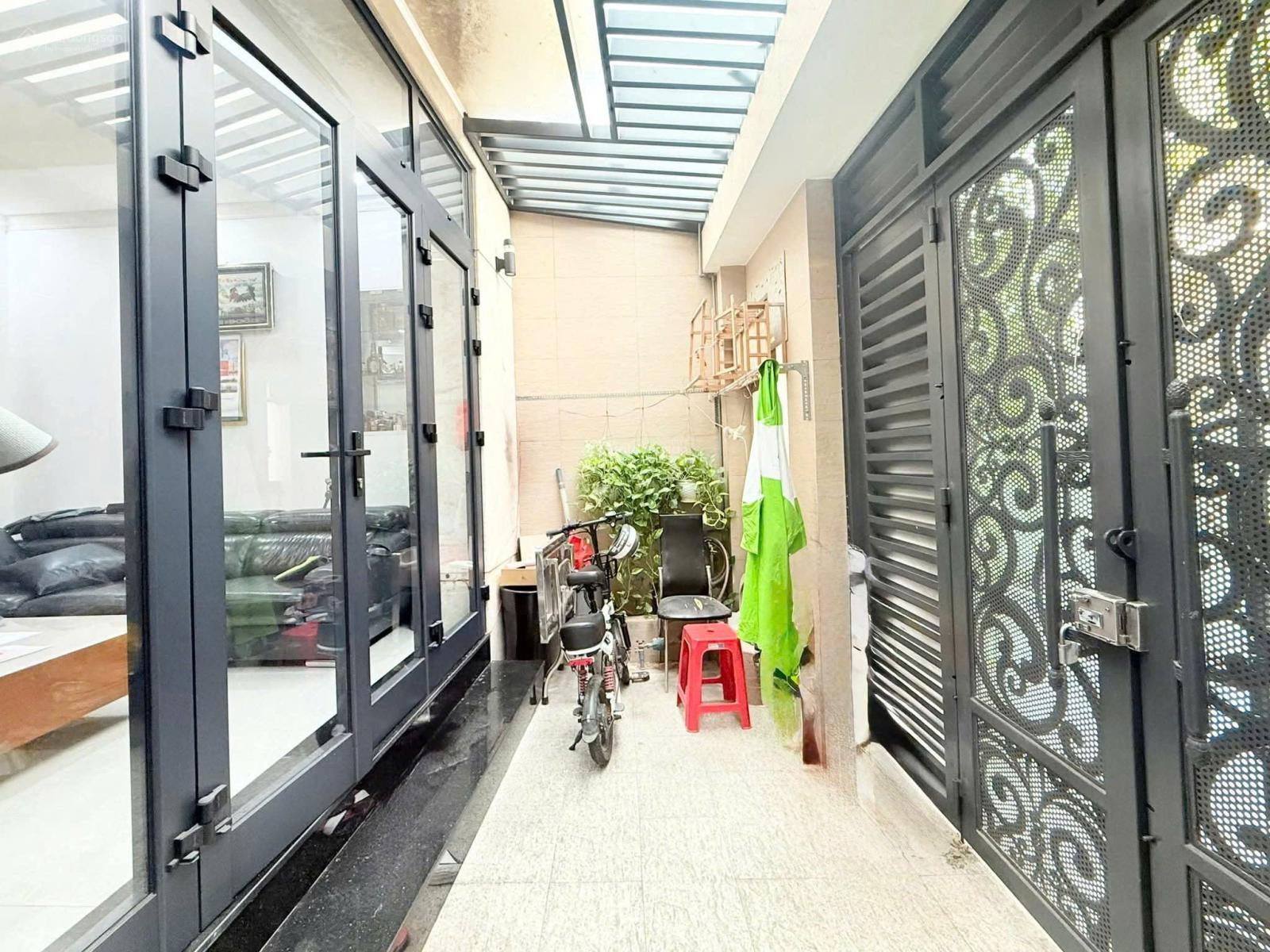 Nhà hẻm xe tãi 6m ngay Kinh Dương Vương, 4 x 15, 4 tầng, 4 phòng , có sân thượng, gần CV Phú Lâm