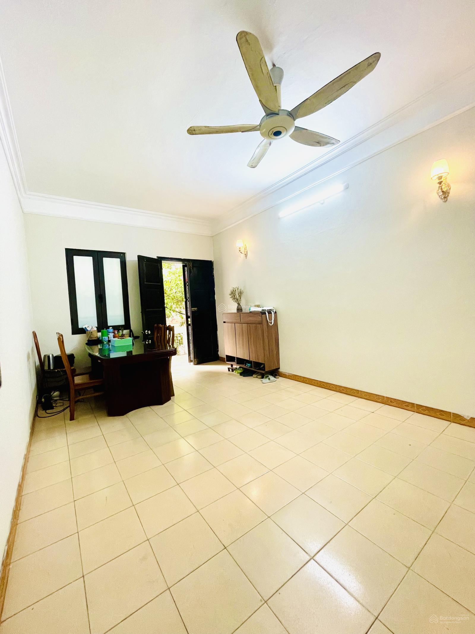 BÁN CĂN THUỘC KHU TẬP THỂ VTLT QUỐC GIA. NHÀ THUỘC TẦNG 2-3-4 DIỆN TÍCH SỬ DỤNG 110M2
