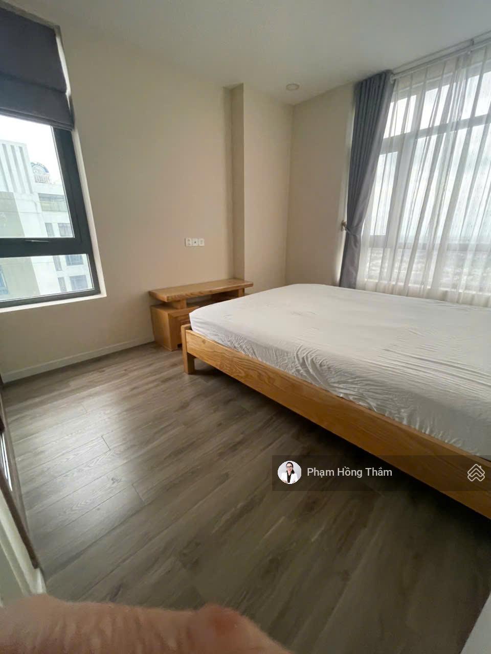 Cho thuê căn hộ Central Premium, DT87m2, 3PN, 2WC, nhà đẹp, đủ nội thất, giá 20tr/th. LH 0933 888 ***