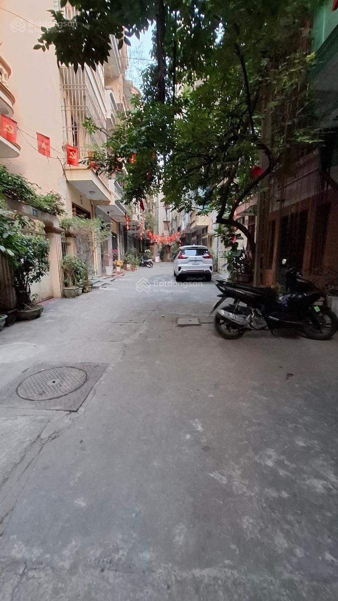 Ngõ thông rộng vài bước ra mặt phố, oto đỗ cửa. DT 65m2 MT 3,5m giá 11,95 tỷ Ngõ thông rộng vài bước ra mặt phố, oto đỗ cửa. DT 65m2 MT 3,5m giá 11,95 tỷ