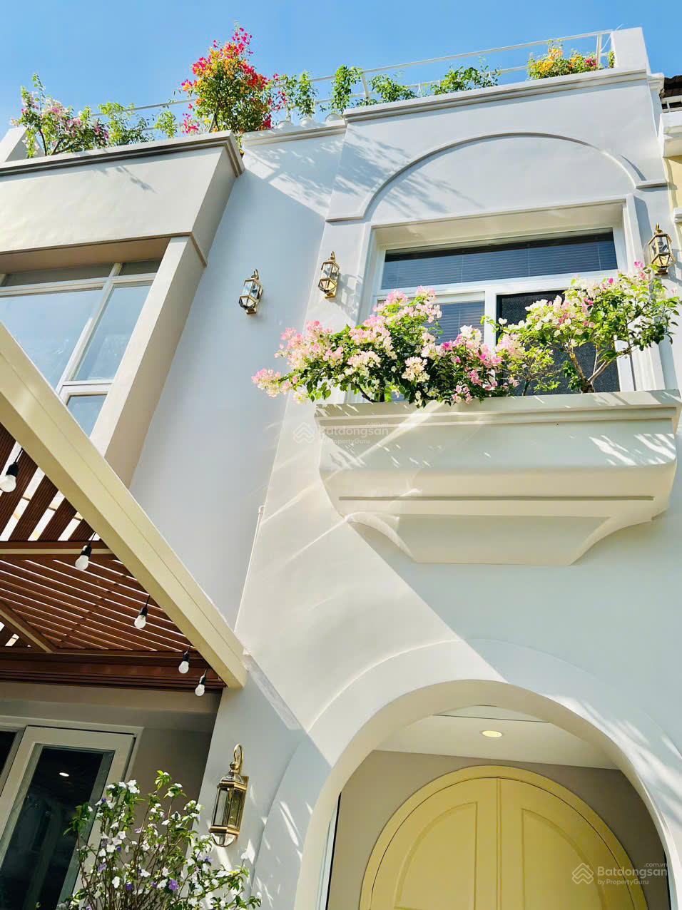 Cho thuê biệt thự 4PN nhà đẹp diện tích 7x18 trung tâm Phú Mỹ Hưng giá chỉ 55 triệu . Liên hệ