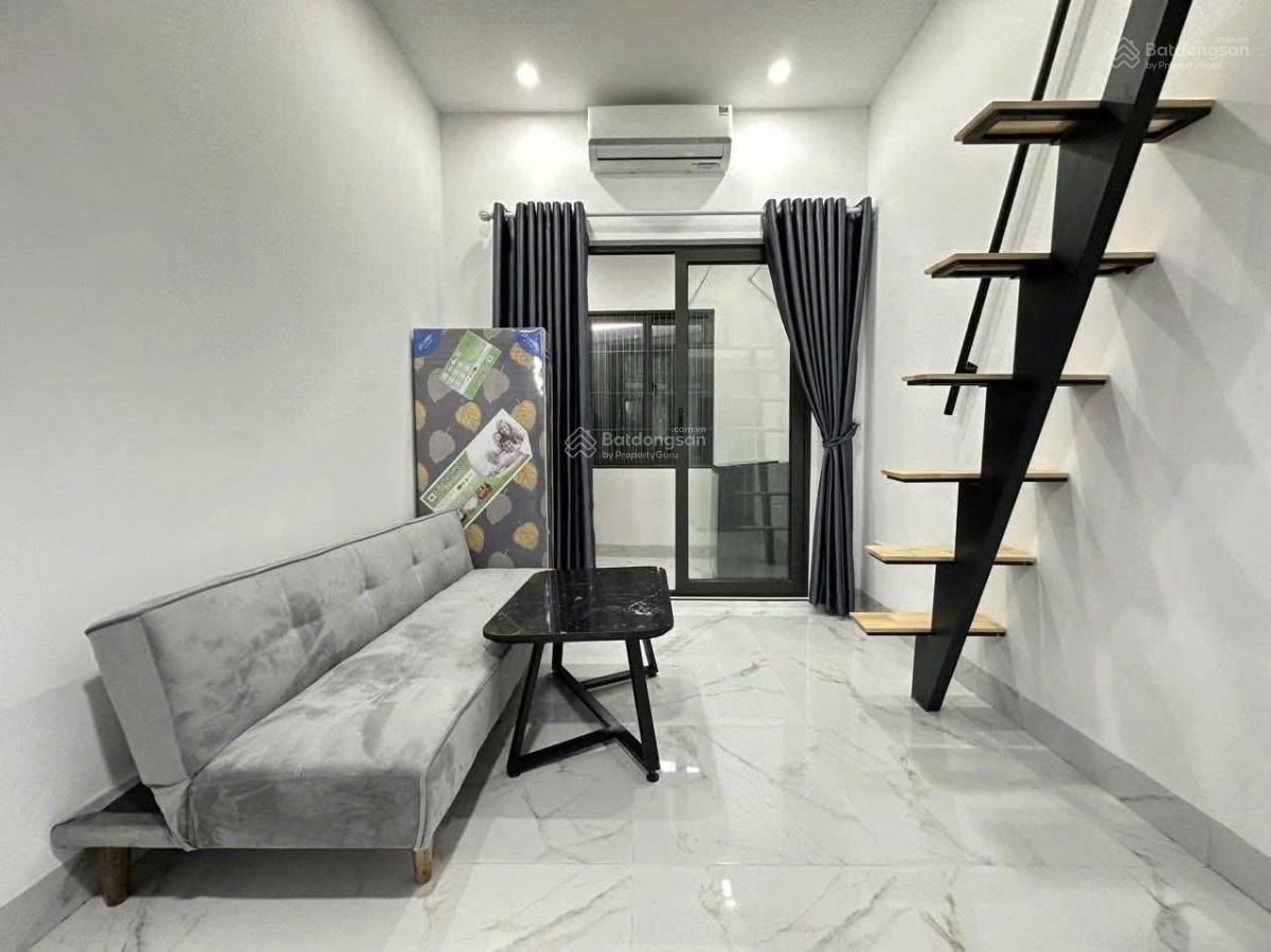 Chỉ có 1! Nhà dòng tiền Phú Diễn 42m2*5T*7 ngủ, DT 300tr, dân xây ở ngay, sổ đẹp, chỉ 7.8 tỷ