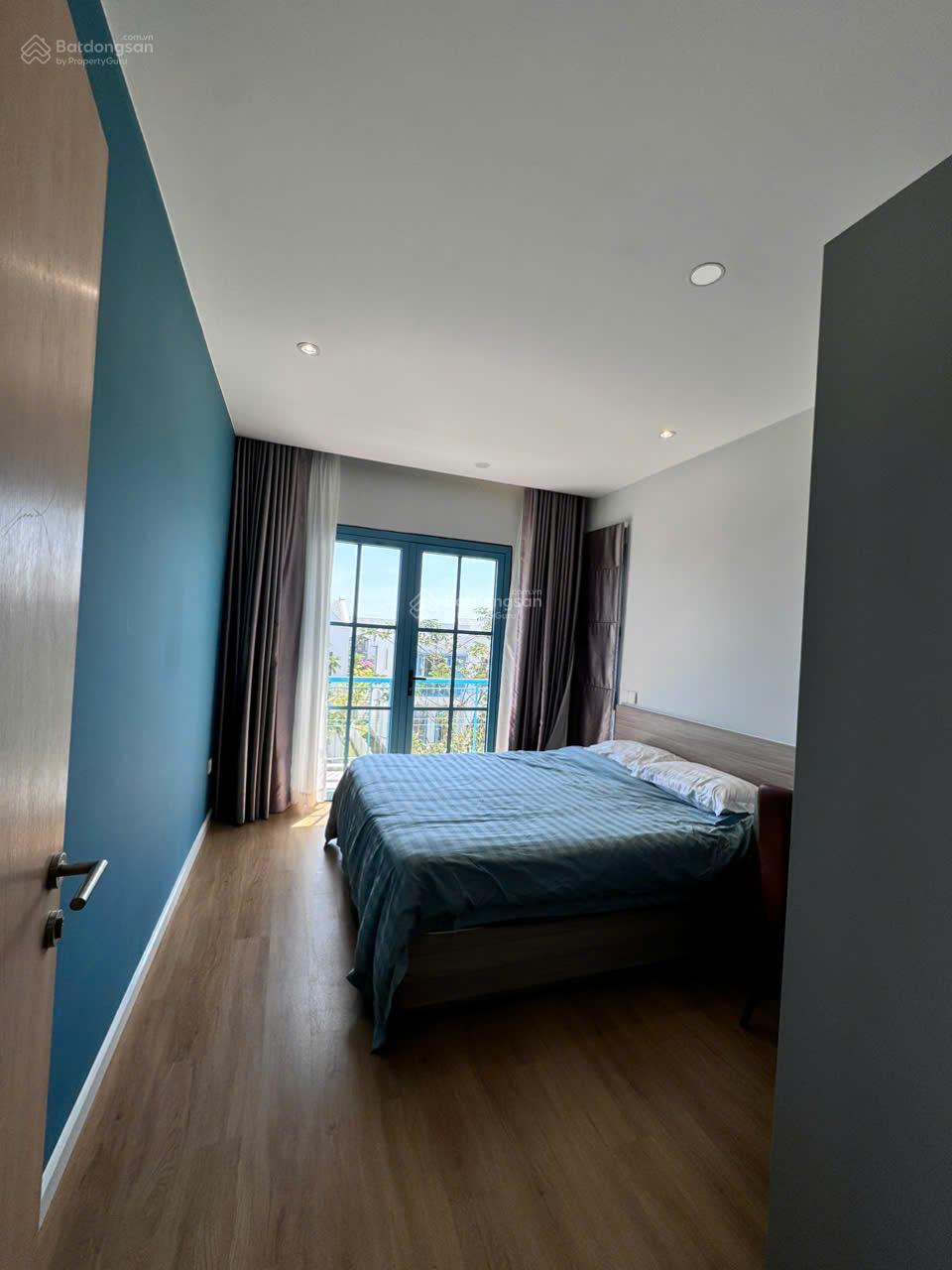 BIỆT THỰ FULL NỘI THẤT GẦN HỒ BƠI CẮT LỖ SÂU CHỈ CÒN 5.1 TỶ BAO THUẾ PHÍ - CỰC RẺ TẠI NOVAWORLD