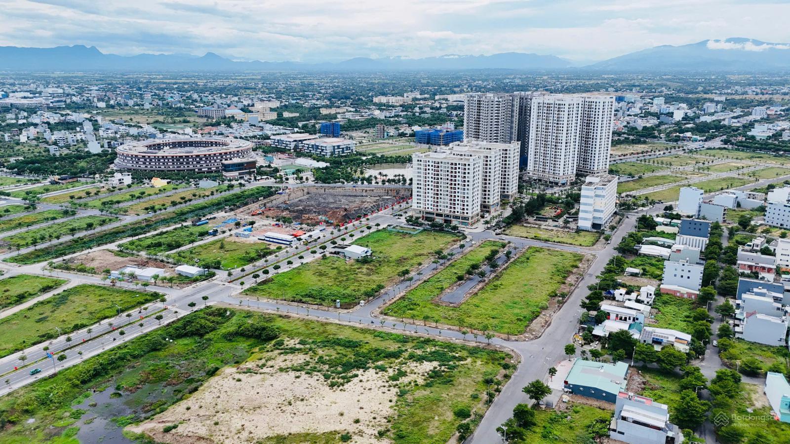 Bán lô mặt tiền kênh sinh thái đối diện chung cư FPT PLaza 4