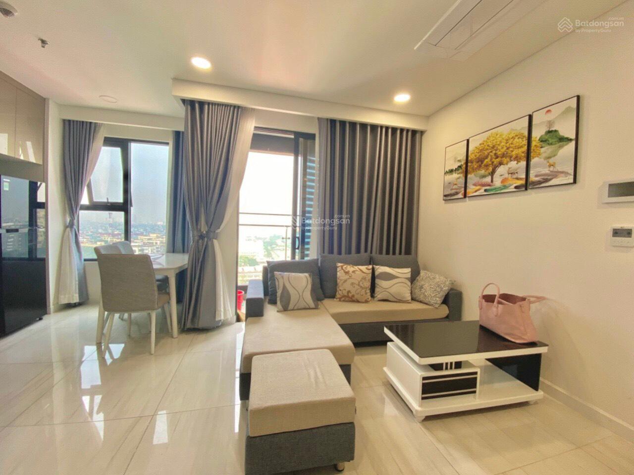 Cho thuê CHCC Sky Center, 36m2, officel, 1WC, full, ở liền.LH: 0936 571 ***(Hồng)