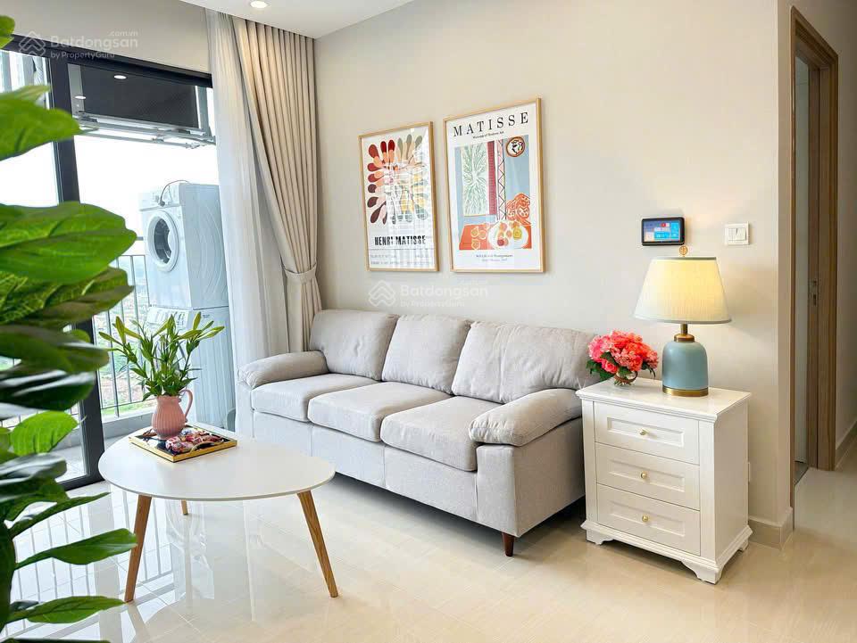 Chính chủ cần cho thuê giá 8tr/tg với căn hộ 1N+ ,nhà hướng đẹp mới tinh lh: 0978 121 ***