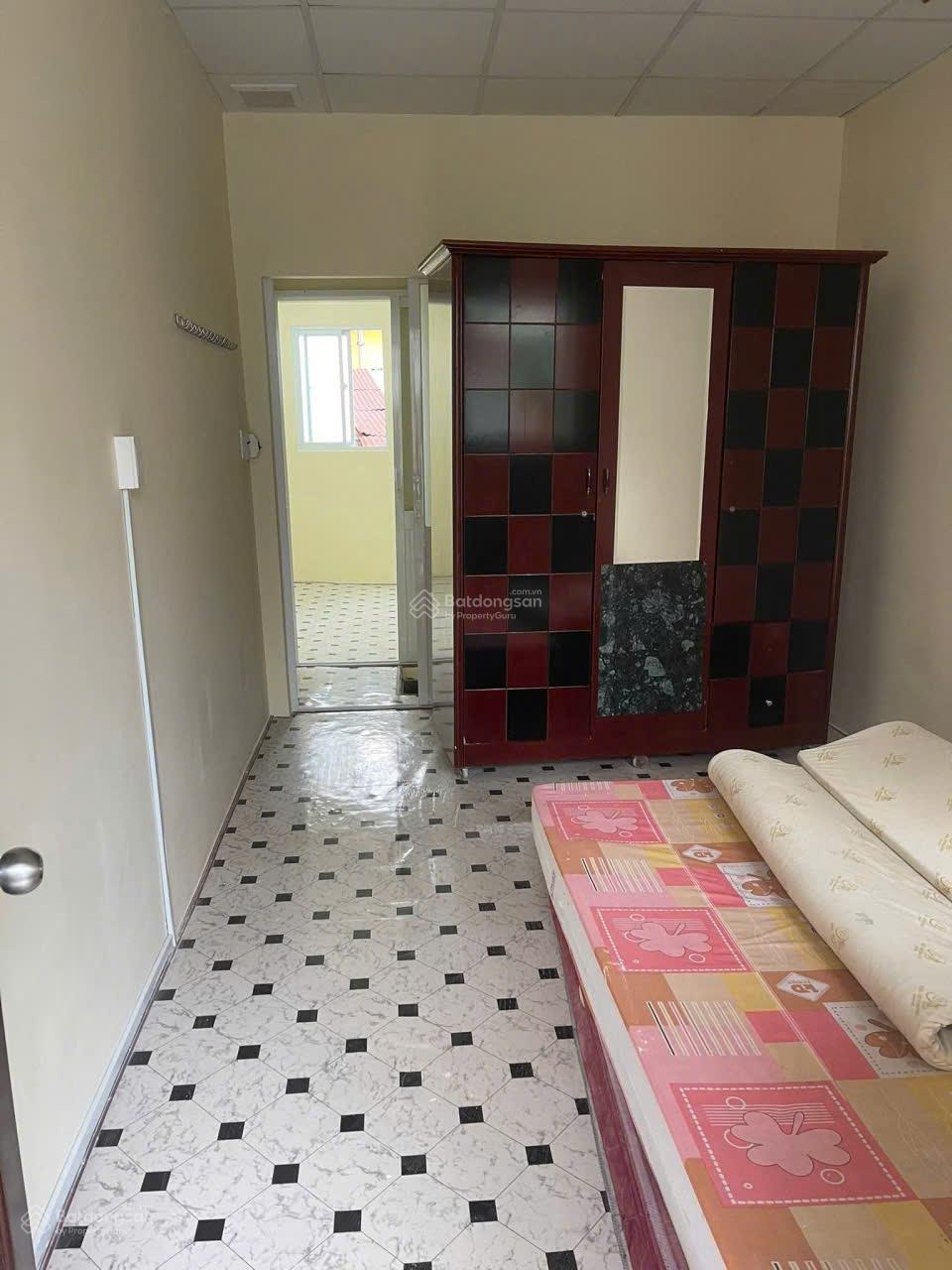 Cho thuê nhà hẻm 2.5m(BG) Nguyễn Khoái, P. 2, Q. 4 giá 9tr