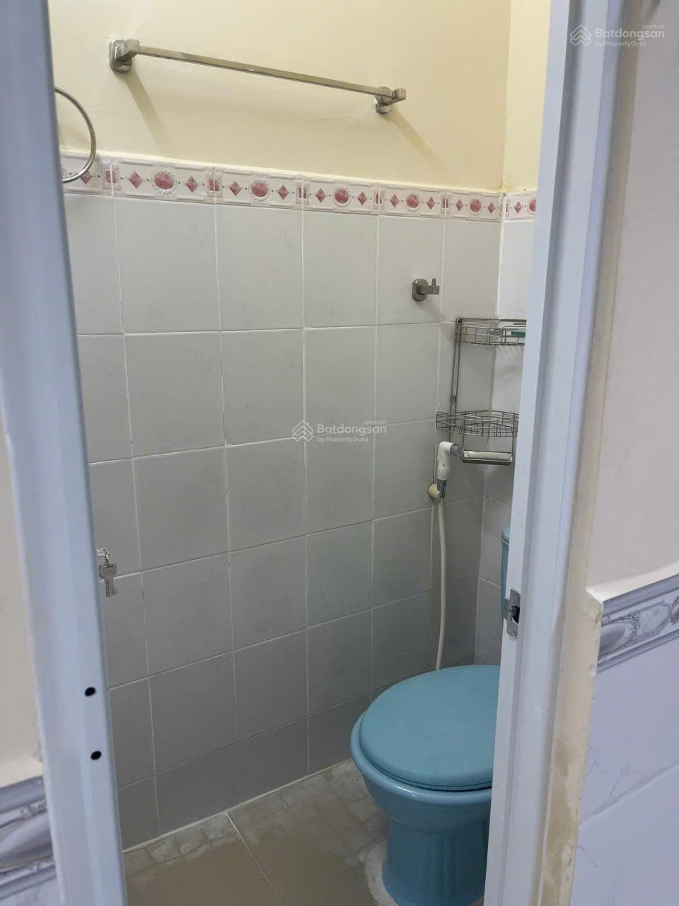 Cho thuê nhà hẻm 2.5m(BG) Nguyễn Khoái, P. 2, Q. 4 giá 9tr