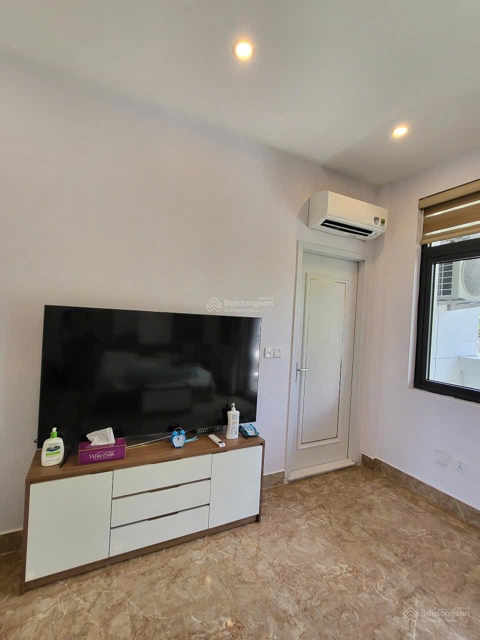 Cho thuê biệt thự đơn lập Vinhomes Marina, dt 330m2, nhà 3 tầng có ngủ master, có sân vườn, view hồ Cho thuê biệt thự đơn lập Vinhomes Marina, dt 330m2, nhà 3 tầng có ngủ master, có sân vườn, view hồ