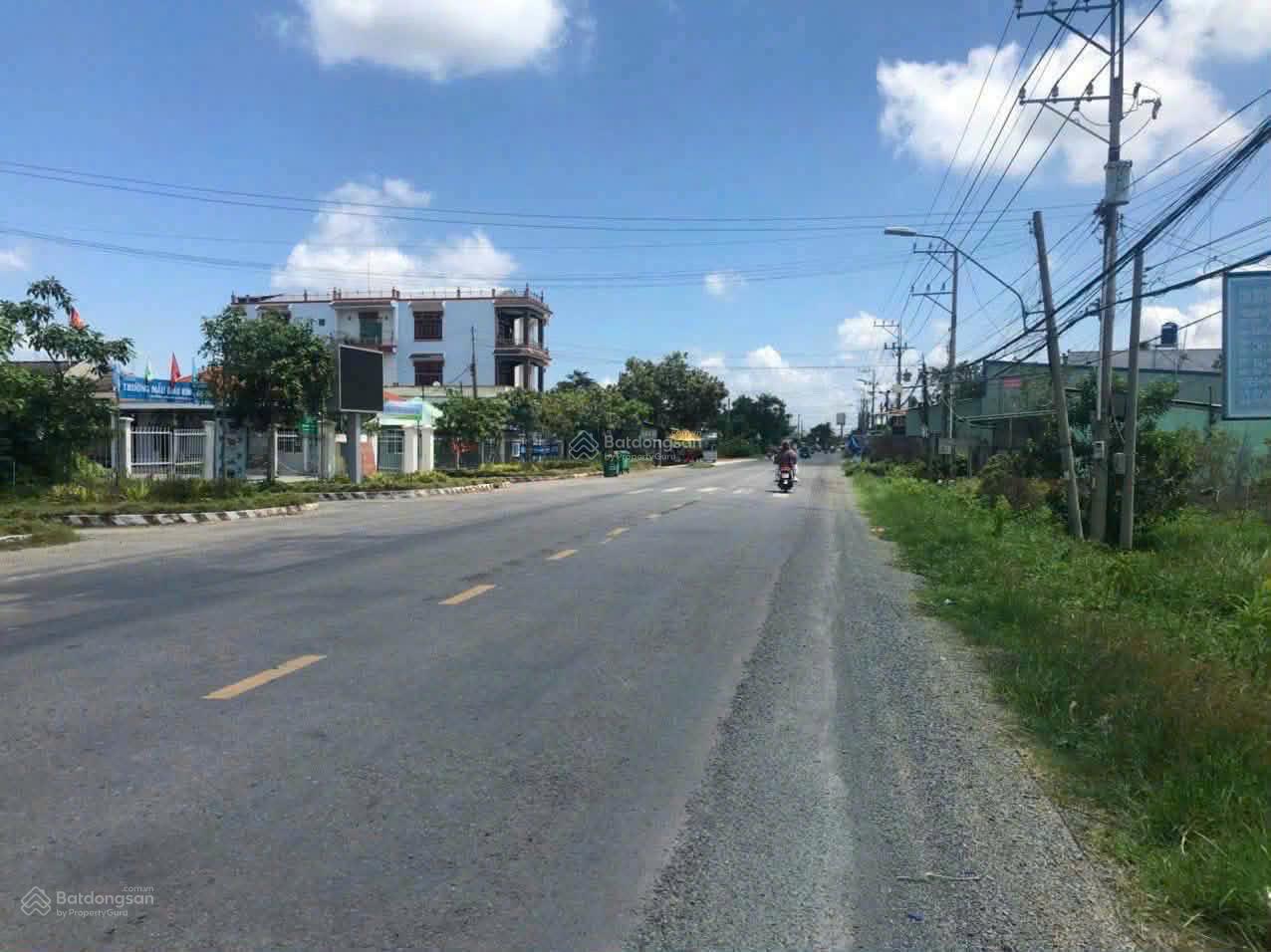 Bán đất ruộng 5,205m2 - Giá 19,3 tỷ - Mặt tiền đường ĐT834, huyện Thủ Thừa, tỉnh Long An