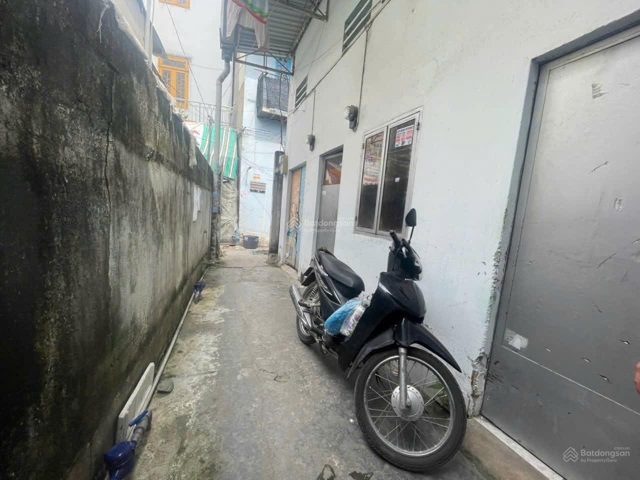 Bán đất tặng nhà trọ cũ,gần đường Hoàng Diệu 2, gần bên Đại học Sư Phạm Kỹ Thuật,gần ngã tư Thủ Đức Bán đất tặng nhà trọ cũ,gần đường Hoàng Diệu 2, gần bên Đại học Sư Phạm Kỹ Thuật,gần ngã tư Thủ Đức