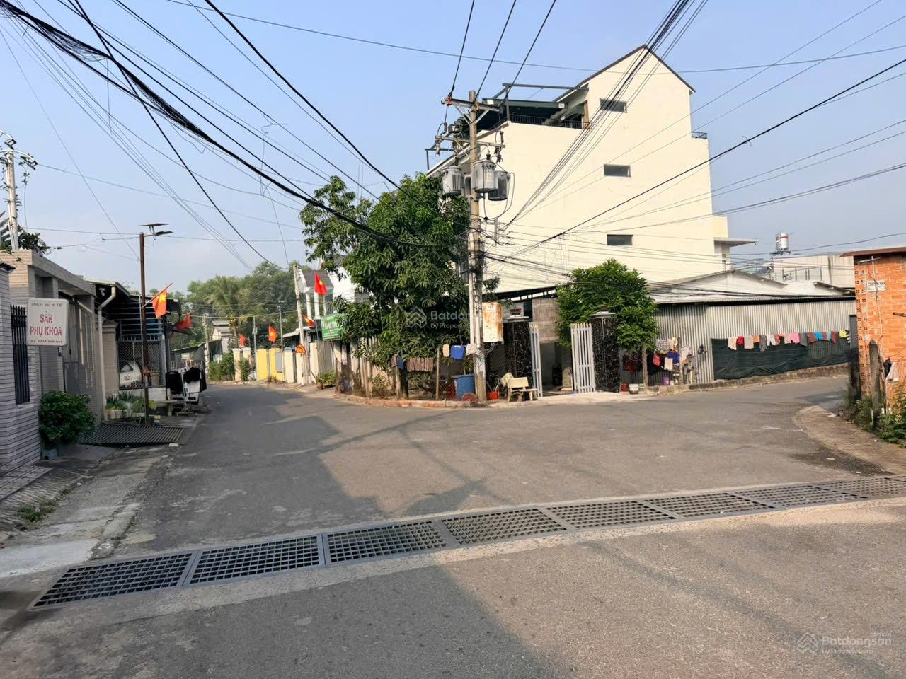 BÁN LÔ ĐẤT MT ĐƯỜNG NHỰA NHƯ HÌNH - NHÁNH NGUYỄN VĂN LỘNG , TP THỦ DẦU MỘT BÁN LÔ ĐẤT MT ĐƯỜNG NHỰA NHƯ HÌNH - NHÁNH NGUYỄN VĂN LỘNG , TP THỦ DẦU MỘT