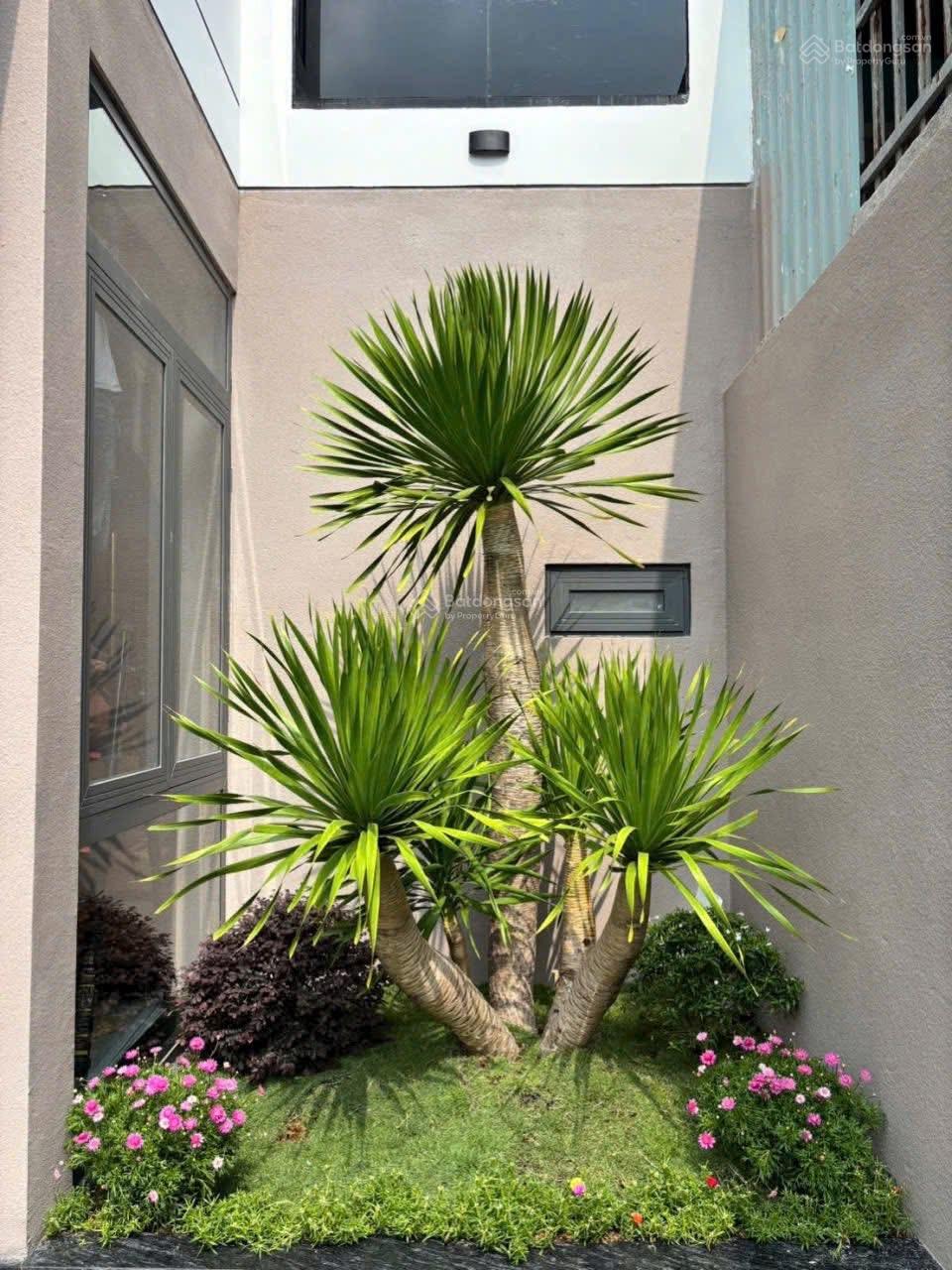 Siêu phẩm góc 2 mặt tiền kinh doanh full nội thất cao cấp.6.6mx18m - 109.8m2 - 3 lầu ngay ngã tư Ga