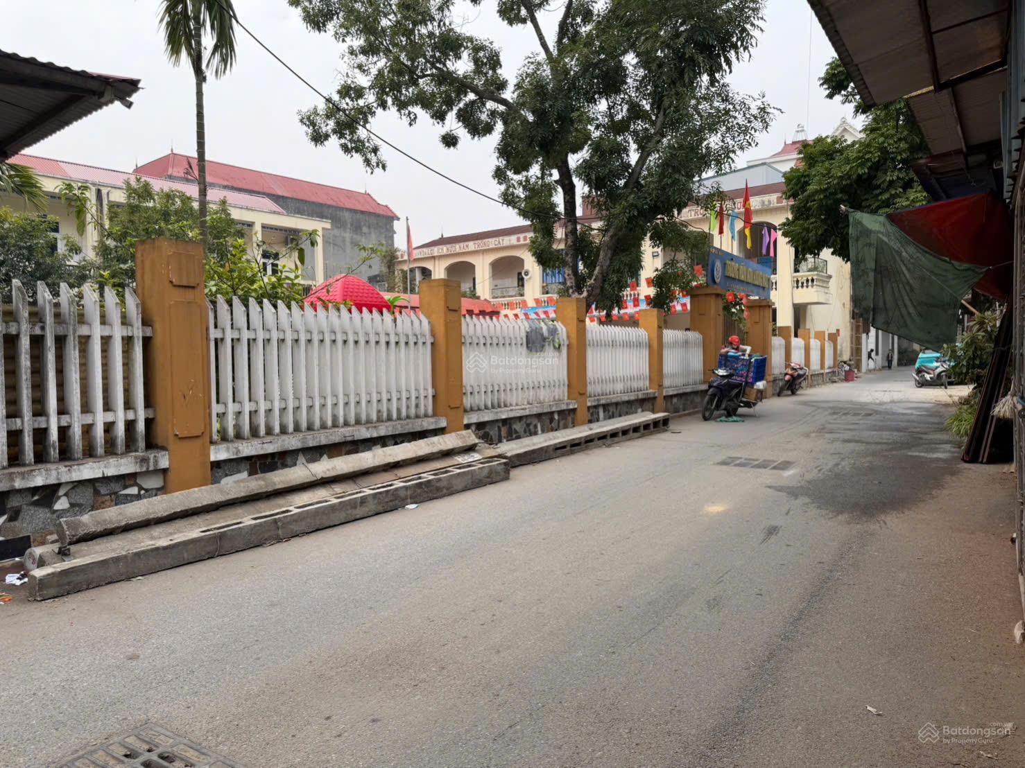 BÁN LÔ ĐẤT GẦN TRỤC CHÍNH 50m VUÔNG VẮN