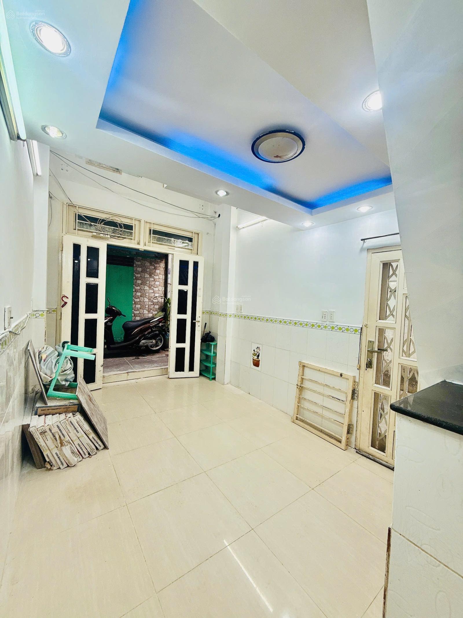 Bán nhà 3 tầng khu dân cư. Gần đường Vĩnh Khánh