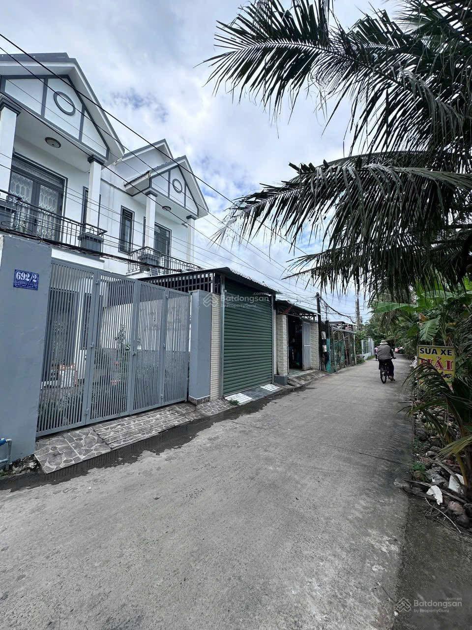 Nhà mặt tiền Ba Thiện, Phước Thạnh, Mỹ Tho. DT:4x17 có 3PN hướng ĐN. Giá 1,65 tỷ TL mạnh