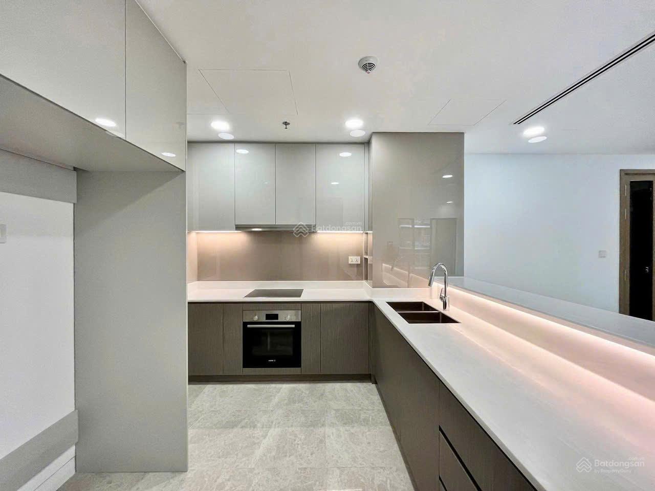 Bán gấp căn hộ 3pn giá tốt nhất hiện nay tại thủ thiêm, view sông trực diện landmark81