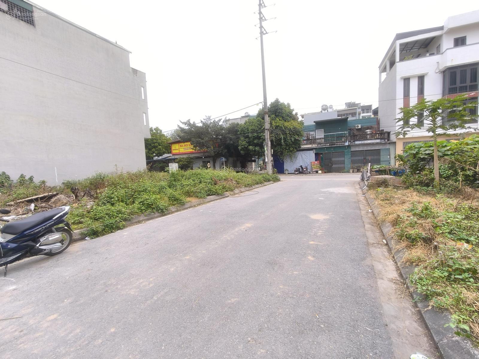 Cực ngon! Bán đất đường Quang Tiến, Đại Mỗ. DT 35m2. Mt 5m. Ba bước ra đường ô tô tránh. Nhỉnh 5 tỷ