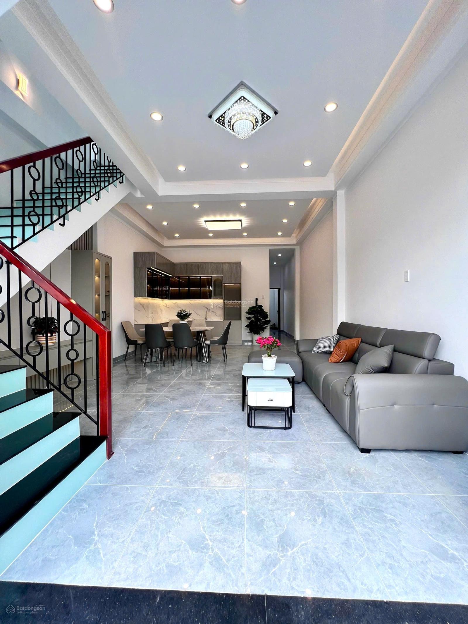 Siêu vị trí - nhà ngay sát Quảng Trường tỉnh, Đạo Thạnh, Mỹ Tho. DT:5x21. Có 3PN. Giá 2,95 tỷ tl Siêu vị trí - nhà ngay sát Quảng Trường tỉnh, Đạo Thạnh, Mỹ Tho. DT:5x21. Có 3PN. Giá 2,95 tỷ tl