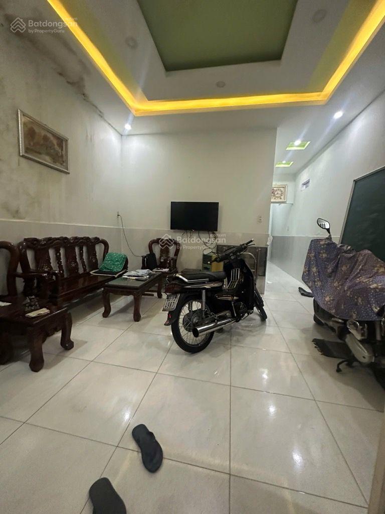 GB NHÀ HẺM XE HƠI THÔNG _ XE HƠI NGỦ TRONG NHÀ. CẤP 4 .DT: 95M2 NGANG 4,7 M .3PN TĂNG NHƠN PHÚ.