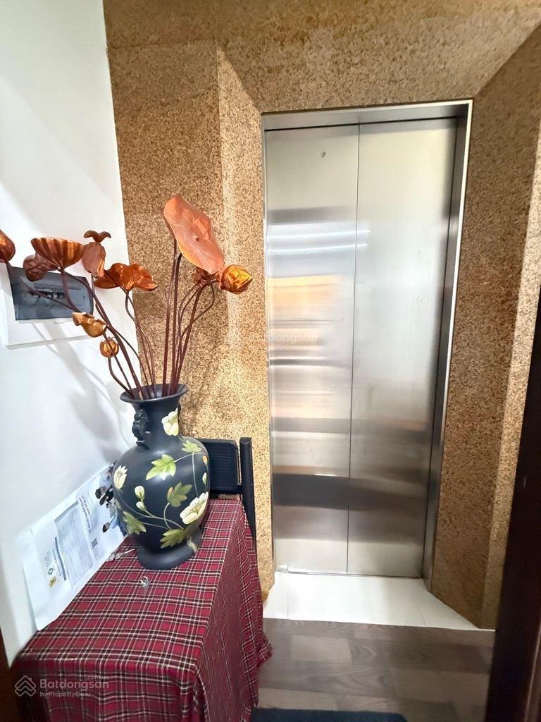 Bán nhà Đống Đa - 6 tầng thang máy - ô tô đỗ cửa - dòng tiền ổn định 33 tr/ tháng