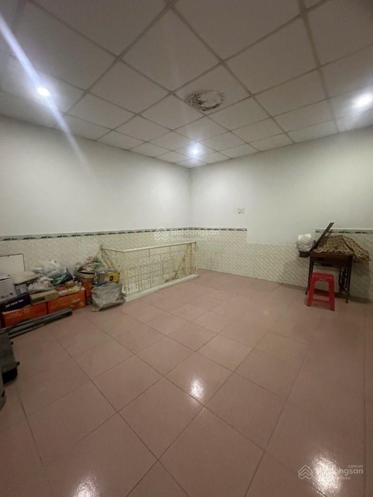 GB NHÀ HẺM XE HƠI THÔNG _ XE HƠI NGỦ TRONG NHÀ. CẤP 4 .DT: 95M2 NGANG 4,7 M .3PN TĂNG NHƠN PHÚ.