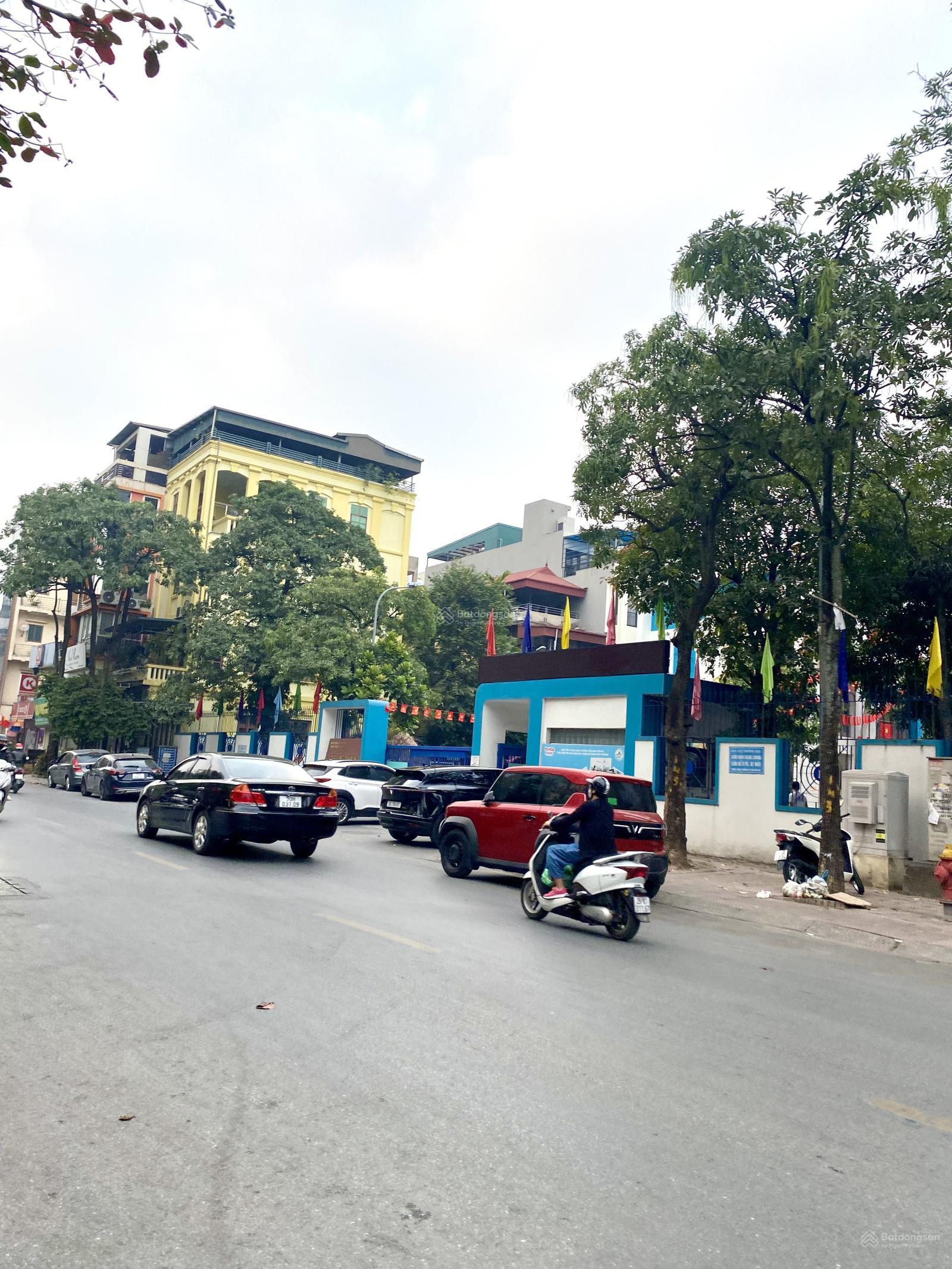 BÁN ĐẤT TẶNG NHÀ, PHỐ NGUYỄN SƠN, VỈA HÈ , Ô TÔ TRÁNH, KINH DOANH ĐỈNH