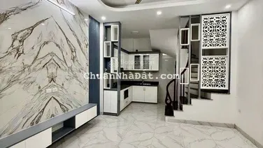 BÁN NHÀ GIA QUẤT, 42M , 3 NGỦ,MỚI TINH ,Ô TÔ ĐỖ CỔNG,GẦN ĐƯỜNG 13.5M, 8XTY