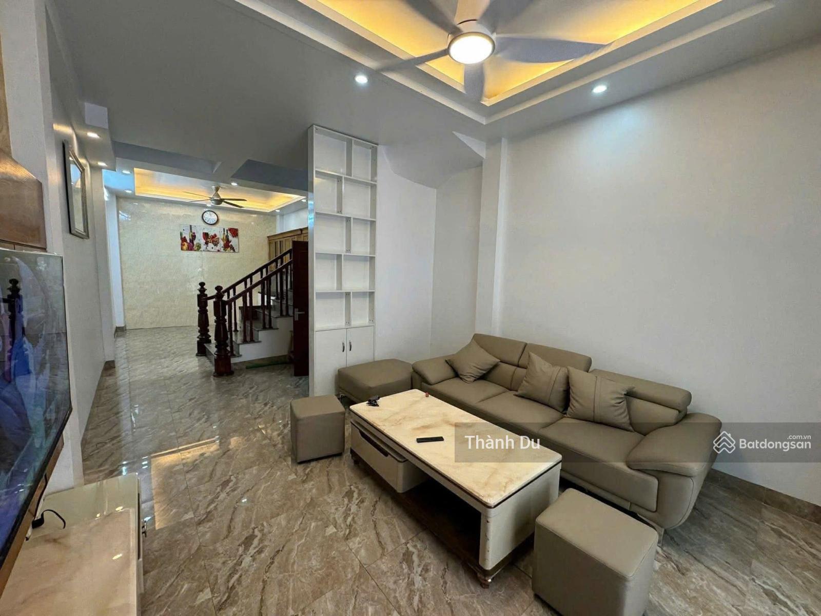 Cho thuê nhà nguyên căn Ngọc Thụy- 4 phòng ngủ sạch đẹp giá 10 triệu/tháng