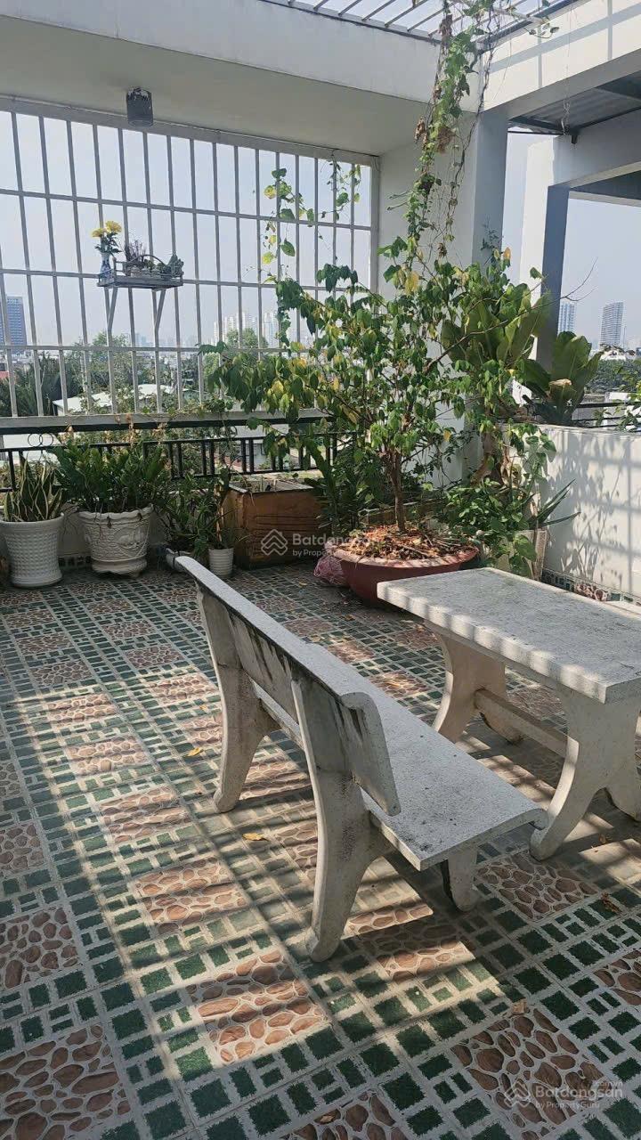 NHÀ PHỐ MẶT TIỀN HẼM 1 XẸT Ô TÔ ĐỖ CỬA, KẾ QUẬN 7, 4 TẦNG, MỚI ĐẸP VÀO Ở NGAY.