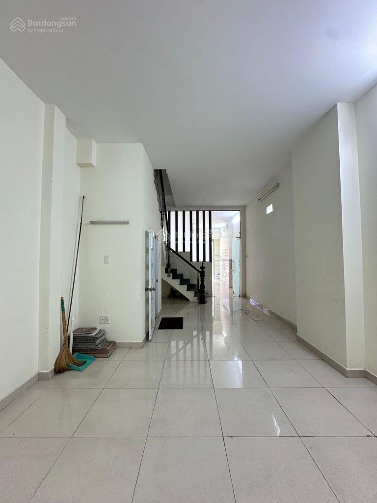 Bán NR 3PN 3WC 60m2 giá tốt tại Lũy Bán Bích, Tân Thành, Tân Phú, HCM