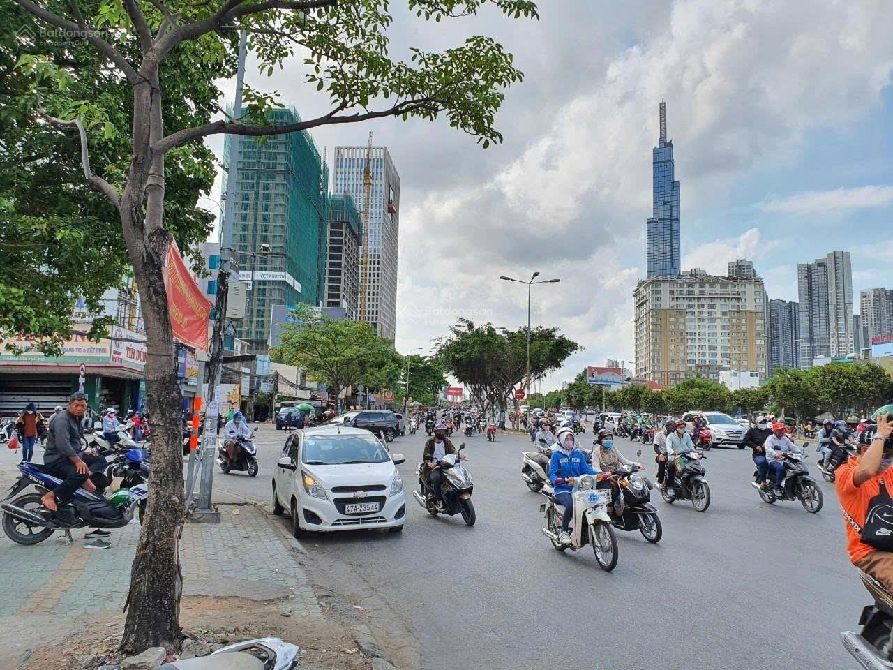 Lăng Cha Cả - Cộng Hòa / DT: 7.6x31m, 220m2 / KC: 3 tầng / Gía bán: 35 tỷ TL Lăng Cha Cả - Cộng Hòa / DT: 7.6x31m, 220m2 / KC: 3 tầng / Gía bán: 35 tỷ TL