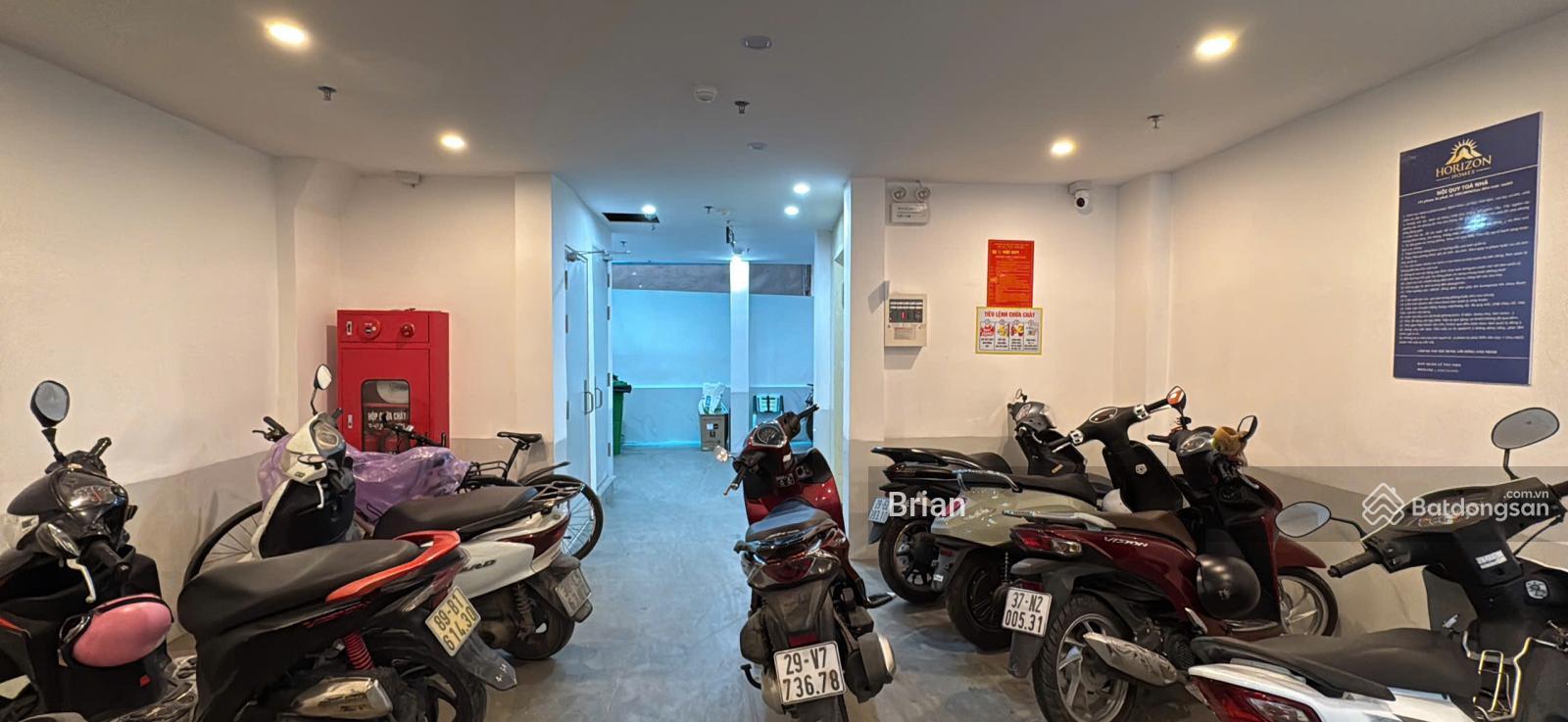 Chính chủ bán tòa CCMN Hào Nam DT 70m2,MT 5.8m,8 tầng thang máy, 2 thoáng, cho thuê 110 triệu/tháng