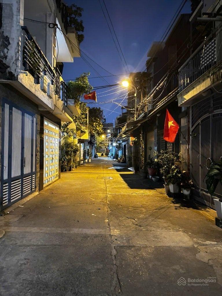 Bán gấp NR tại Cách Mạng Tháng Tám, 8,2 tỷ, 42m2, 2PN, 3WC, 3 tầng, Q.Tân Bình, HCM